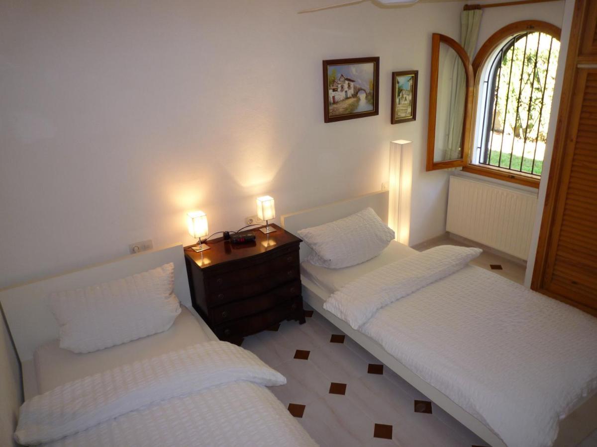 Private Villa Mit Eigenem Pool Unter Palmen Кала Йеня Екстериор снимка